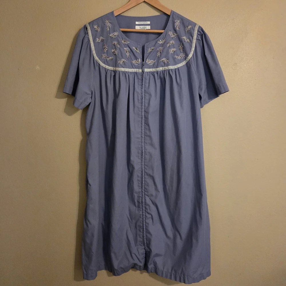 GO SOFTLY PATIO Perwinkle Bead Embroidered‎ Full Zip Patio/House Dress MuuMuu XL